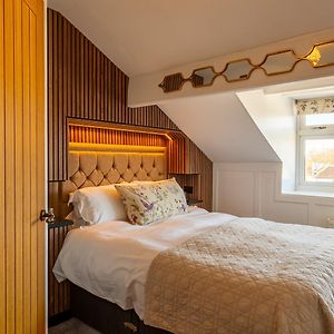 Holly Lodge Guest House With Free Off Site Health Club
